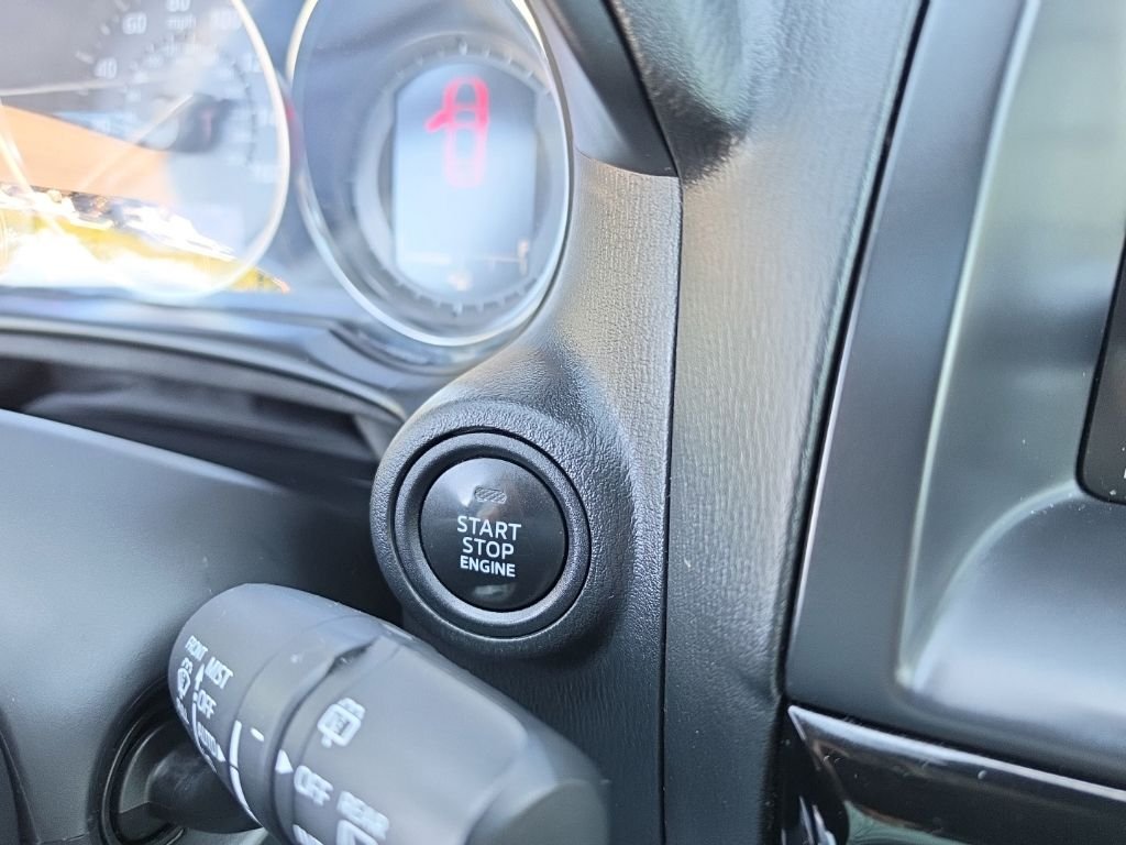 Used 2015 White Mazda Grand Touring image 18