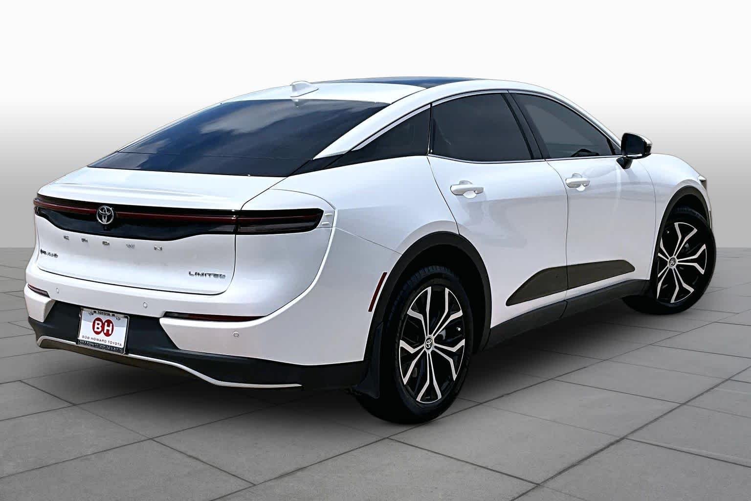 Certified Used 2024 Oxygen White Toyota Limited image 13
