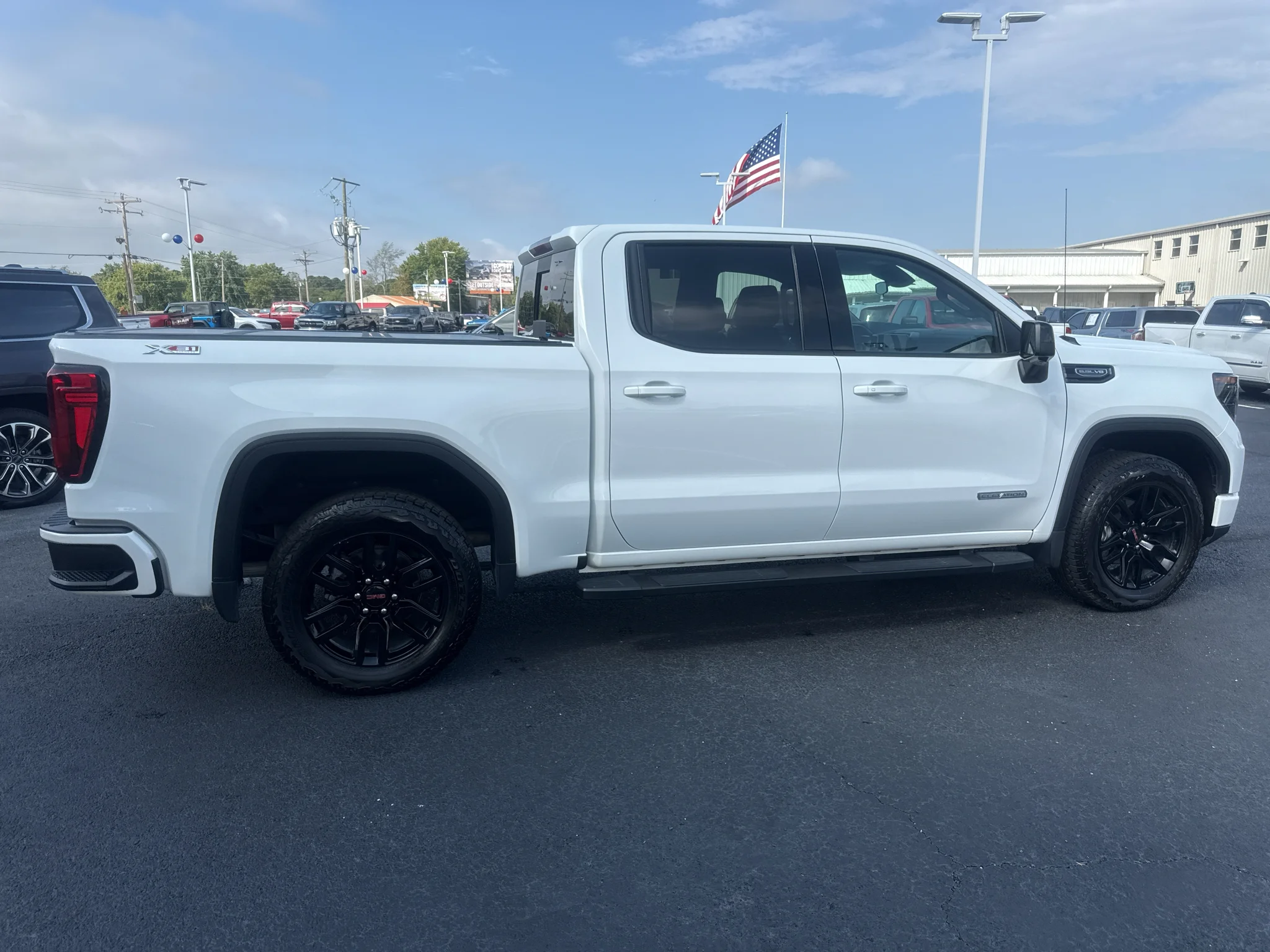 Used 2024 Summit White GMC Elevation image 4