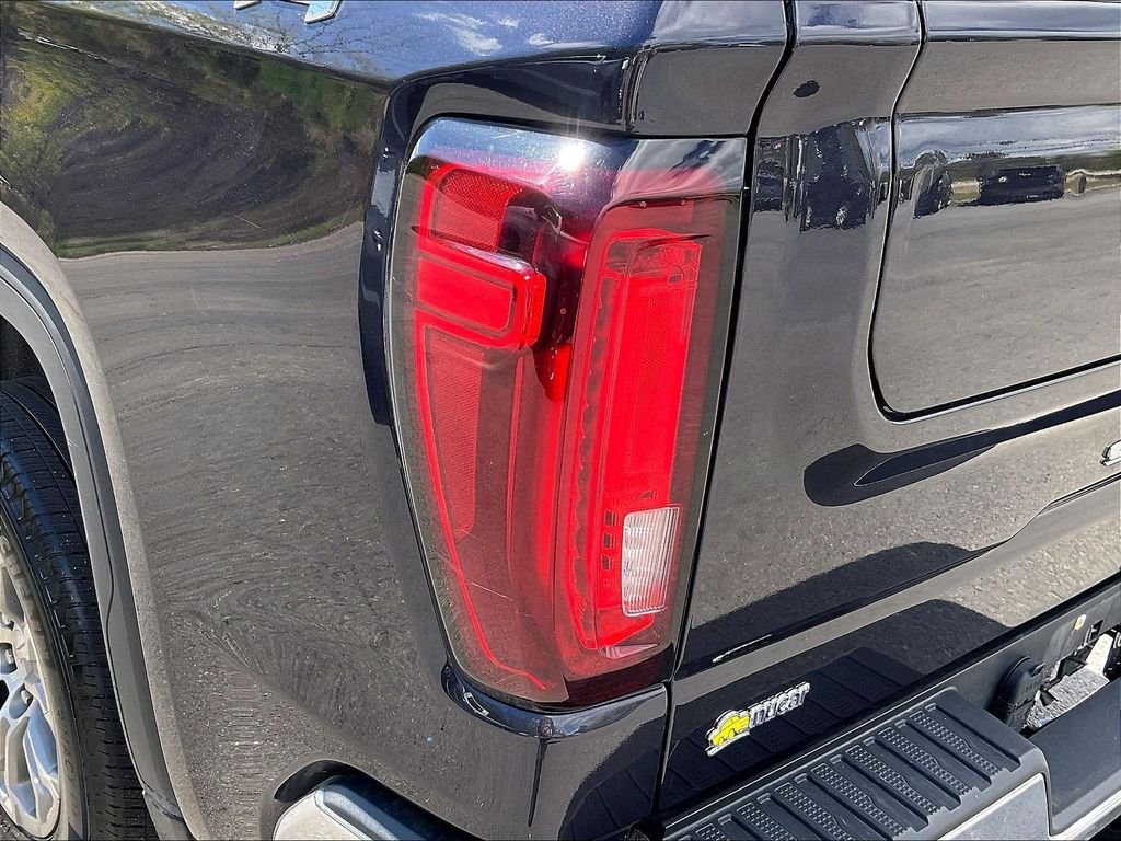 Used 2025 Silver GMC SLT image 33
