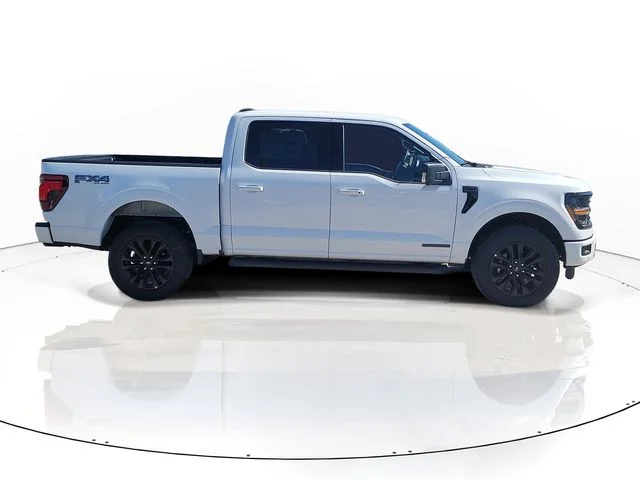 New 2026 Oxford White Ford XLT image 4
