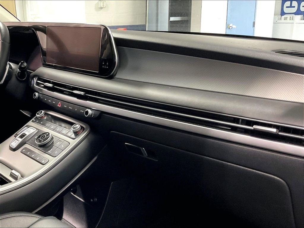 Used 2024 Black Hyundai SEL image 14