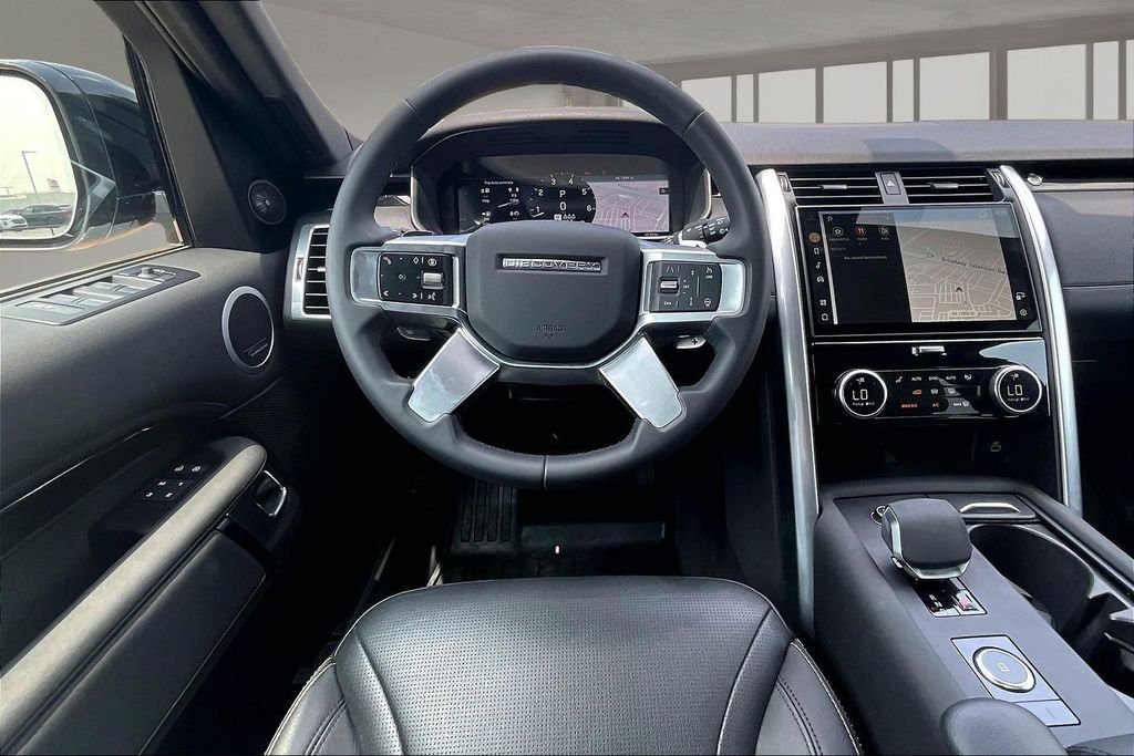Used 2025 White Land Rover S image 5