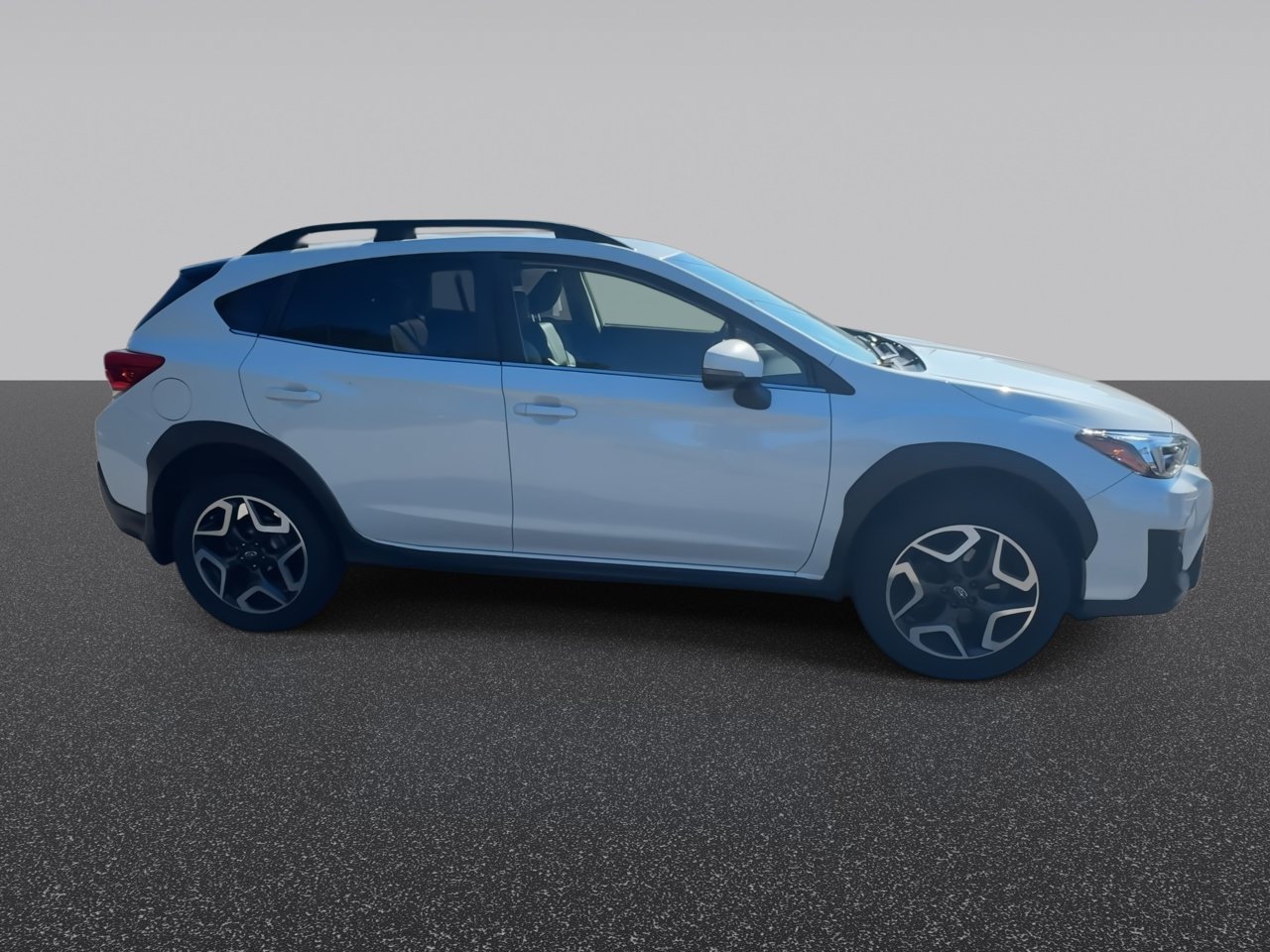 Used 2019 Crystal White Pearl Subaru Limited image 9