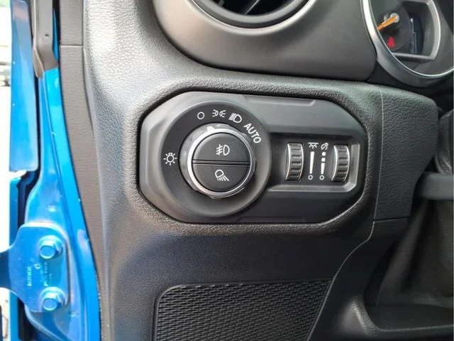 Used 2021 Blue Jeep Willys image 15