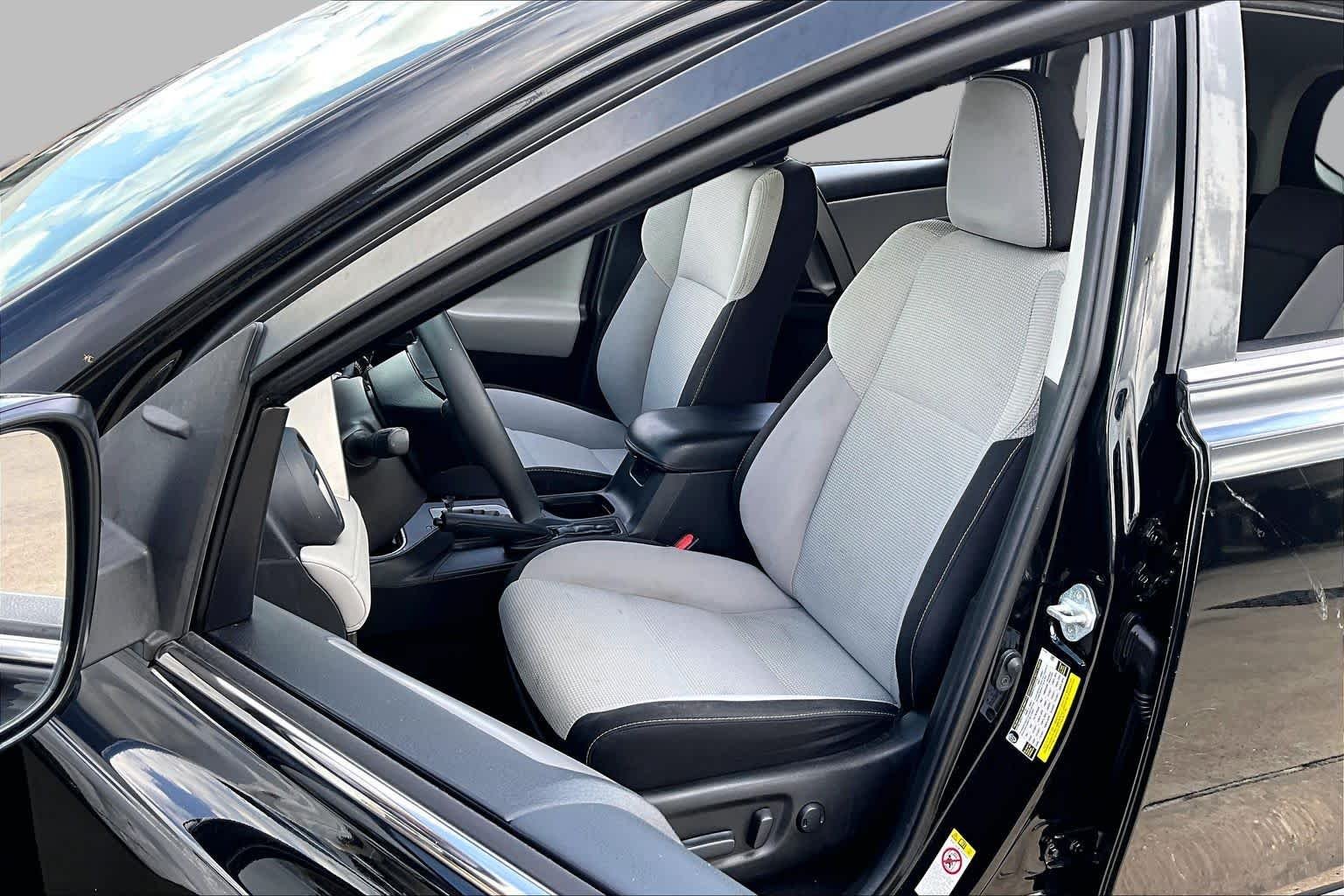 Used 2018 Black Toyota XLE image 8