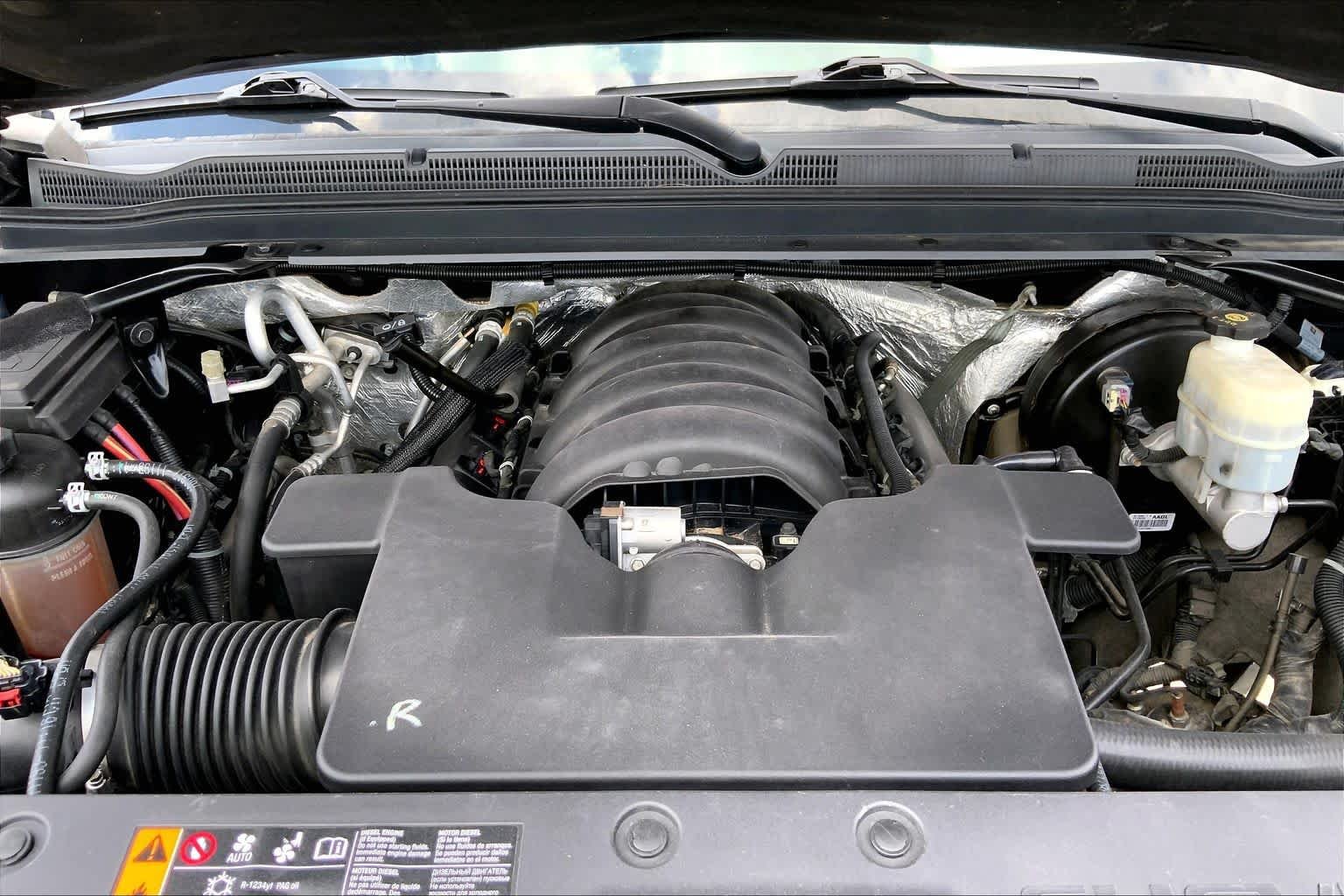 Used 2018 Tungsten Metallic Chevrolet Premier image 30