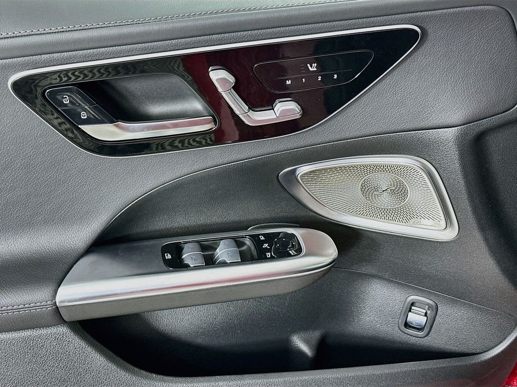 New 2026 MANUFAKTUR Patagonia Red Metallic Mercedes-Benz C 300 image 18