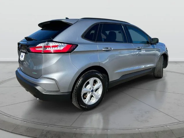 Used 2020 Silver Ford SE image 6