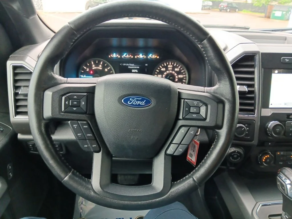 Used 2018 Shadow Black Ford XLT image 27