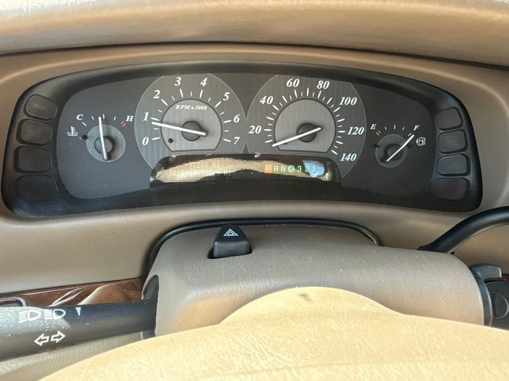 Used 2005 White Buick Ultra image 6