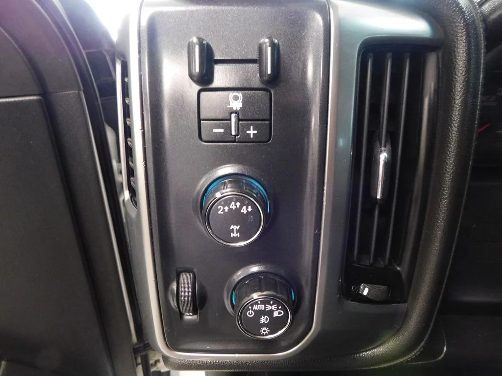 Used 2017 Summit White Chevrolet LTZ image 14