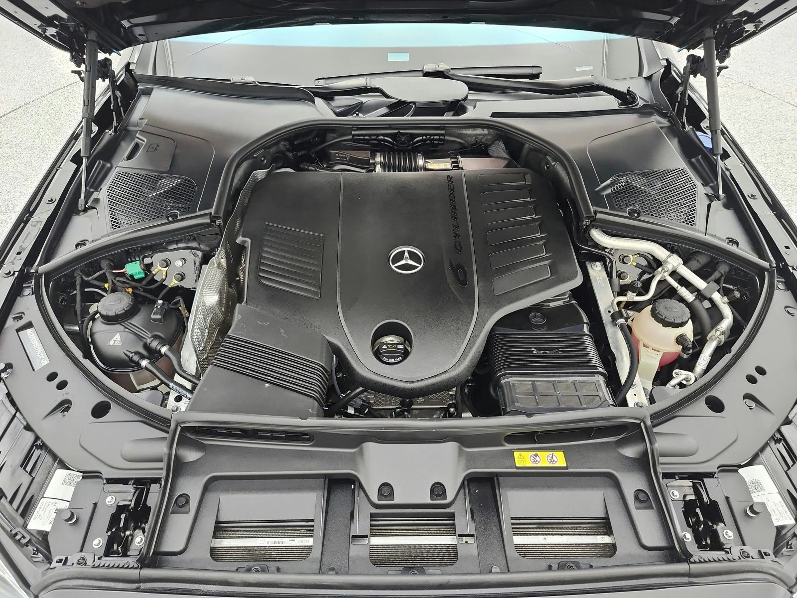 Used 2023 Obsidian Black Mercedes-Benz S 580e 4MATIC® Sedan image 24