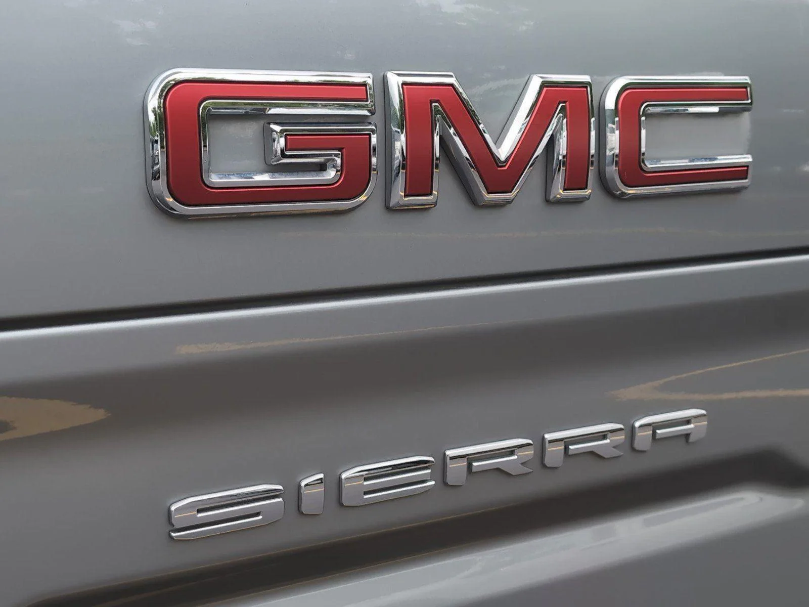 Used 2024 Sterling Metallic GMC SLT image 37