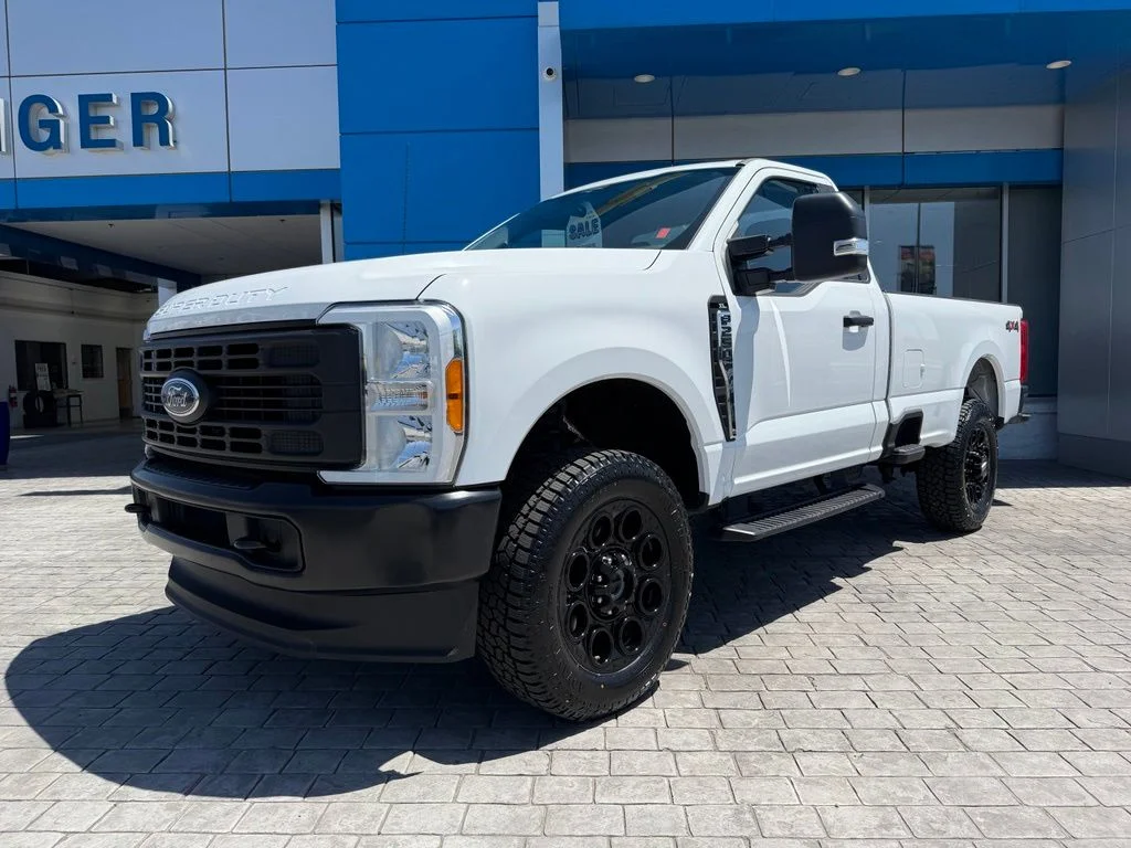 Used 2023 White Ford XL image 4