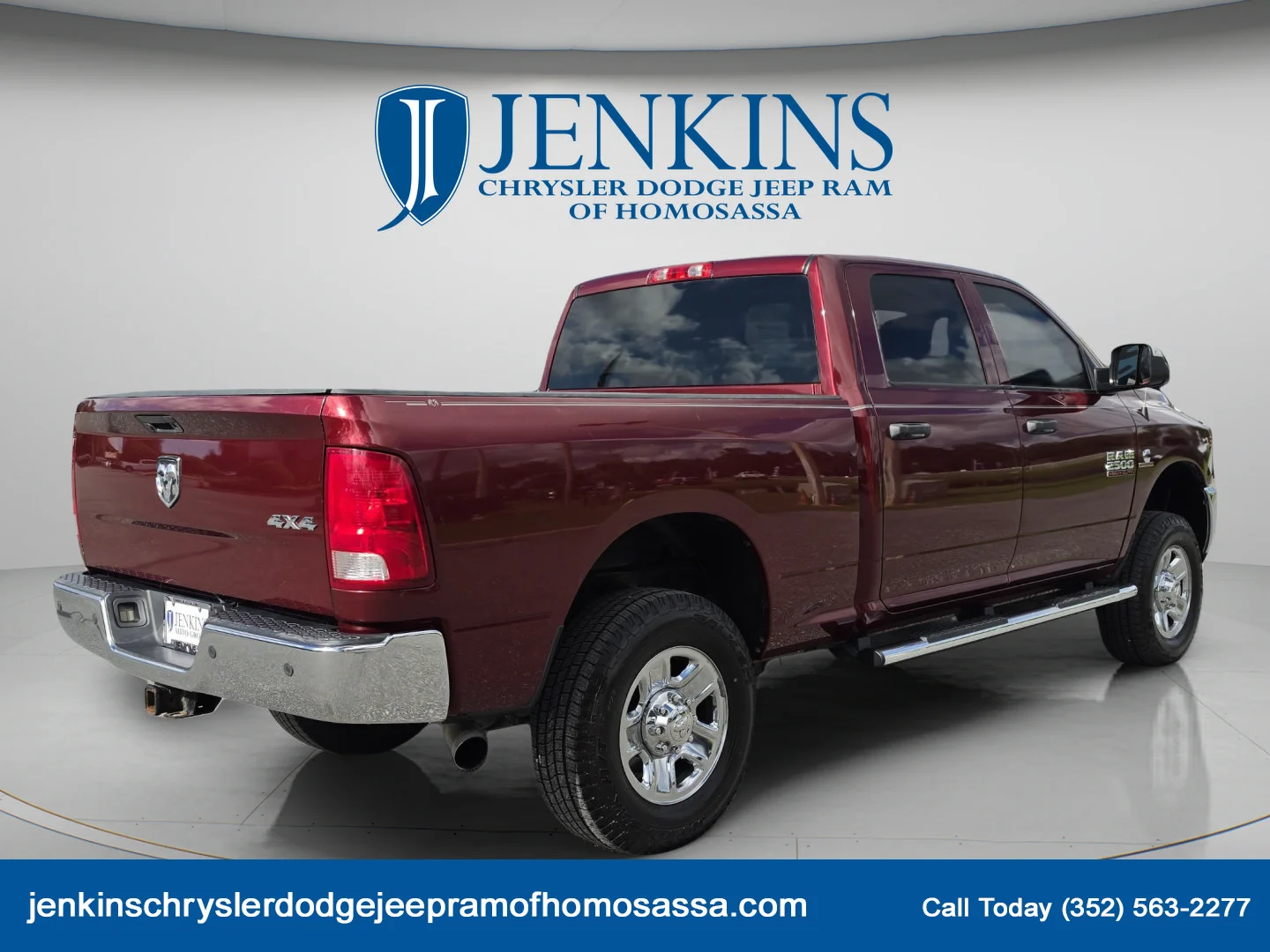Used 2016 Delmonico Red Pearlcoat Ram Tradesman image 5