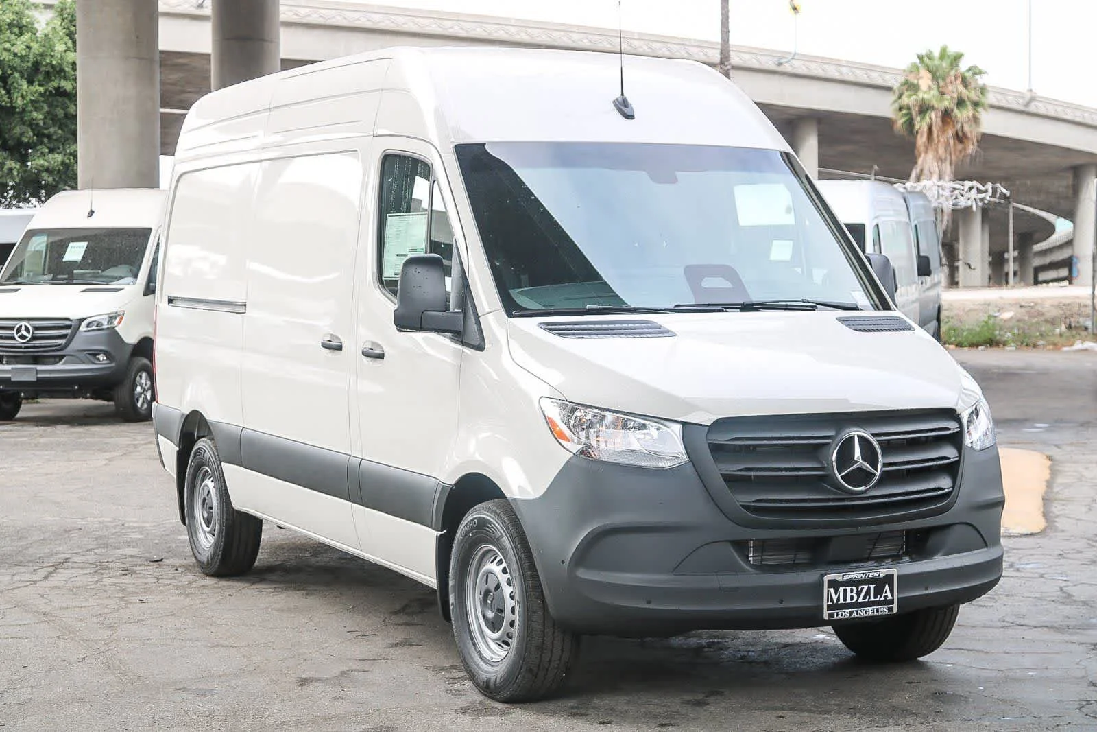New 2025 Gray White Mercedes-Benz Cargo 144WB High Roof RWD 2.0L I4 Diesel Turbo SO image 29