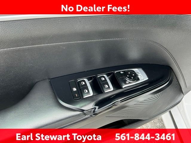 Used 2021 White Kia GT-Line image 23
