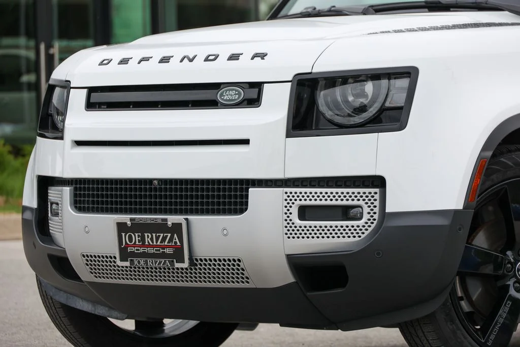 Used 2024 White Land Rover S image 17