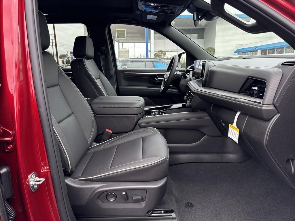 2026 Chevrolet Suburban Premier - Photo 34