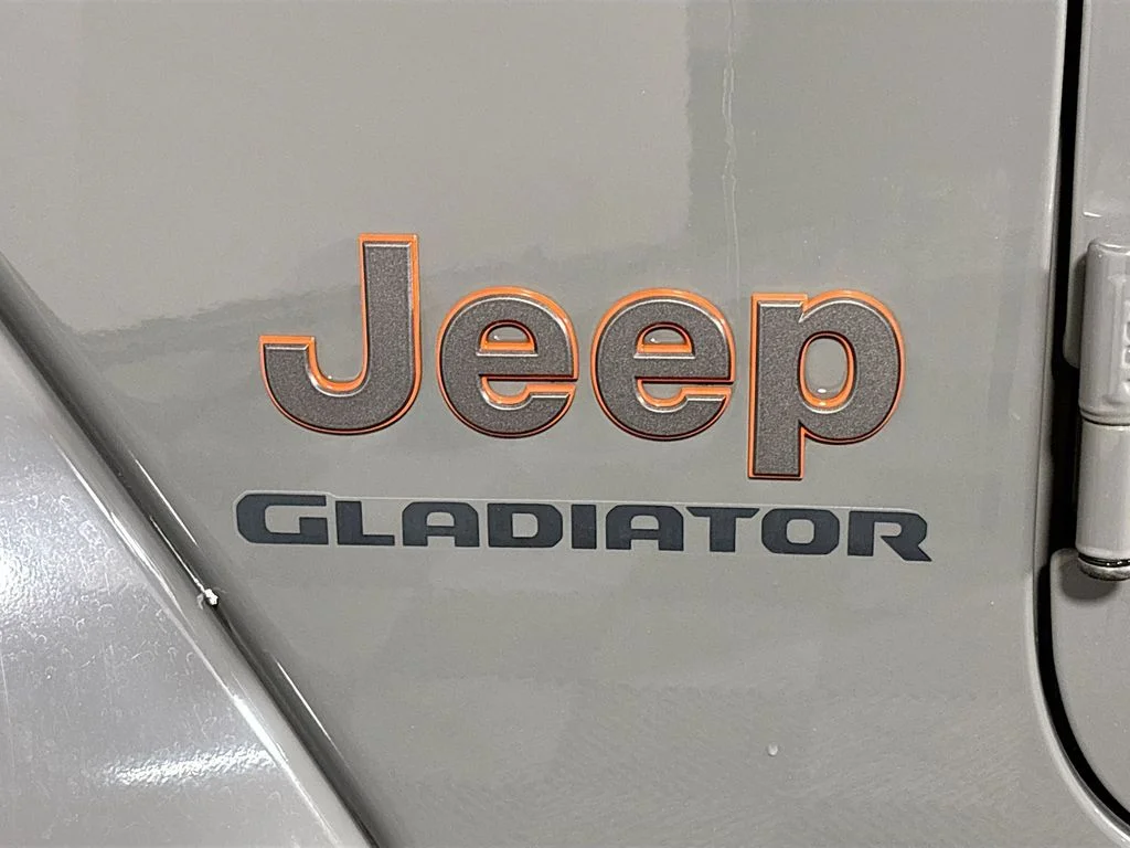 Used 2021 Gray Jeep Mojave image 24