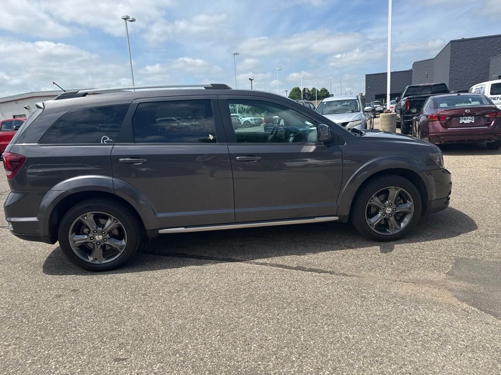 Used 2014 Gray Dodge Crossroad image 8