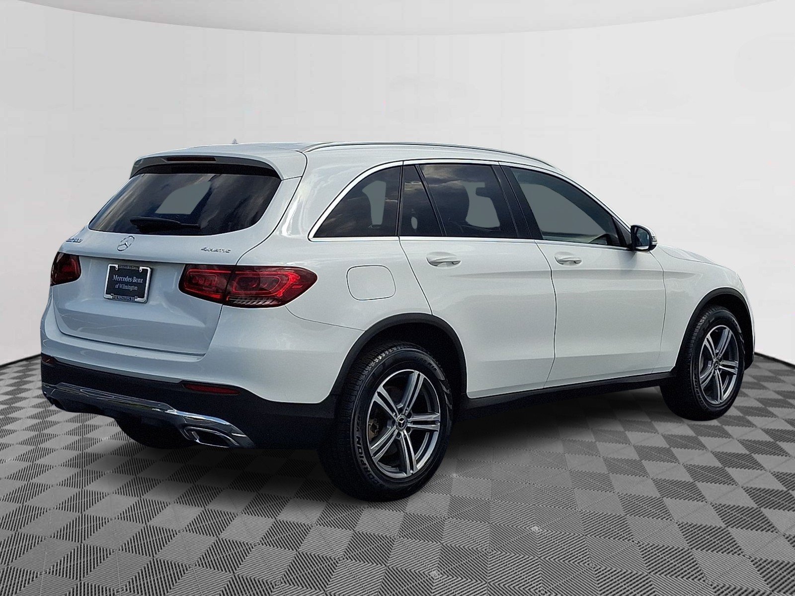 Used 2020 Polar White - 149 Mercedes-Benz 4MATIC® image 6