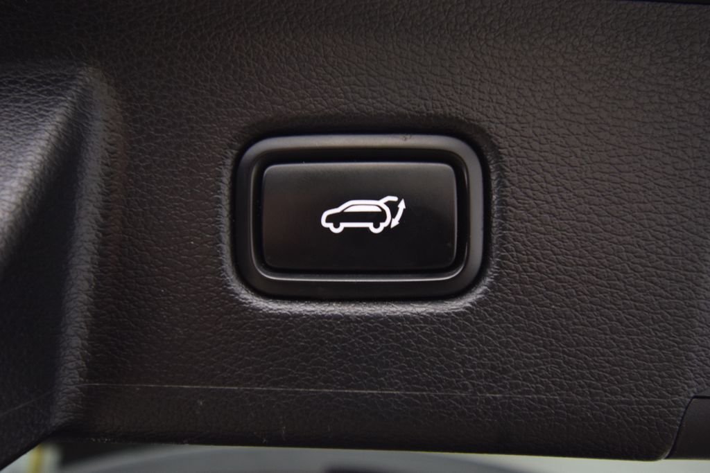 Used 2022 Black Kia SX image 29