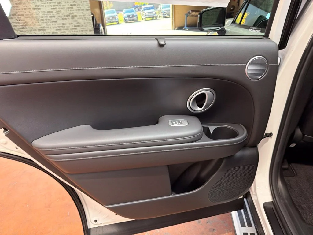 New 2027 Creamy White Pearl Hyundai SEL image 22