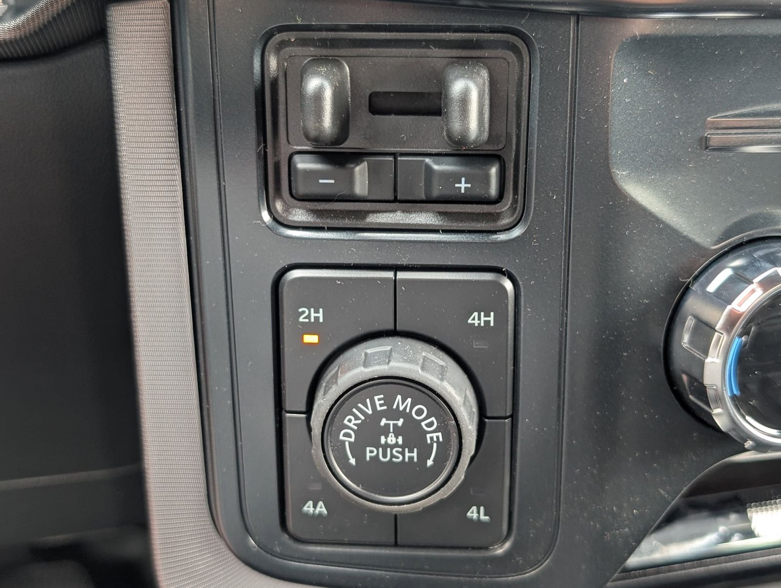 New 2026 Carbonized Gray Metallic Ford Platinum image 23