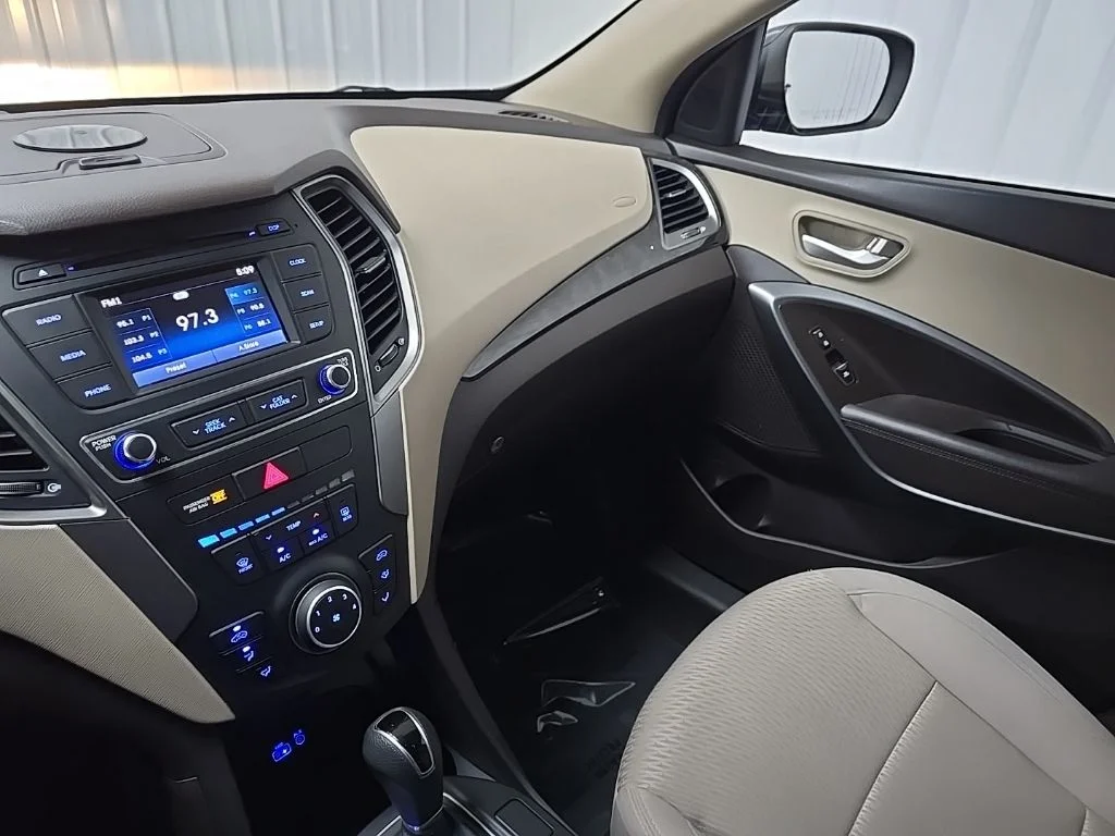Used 2017 Platinum Graphite Hyundai 2.4 Base image 25