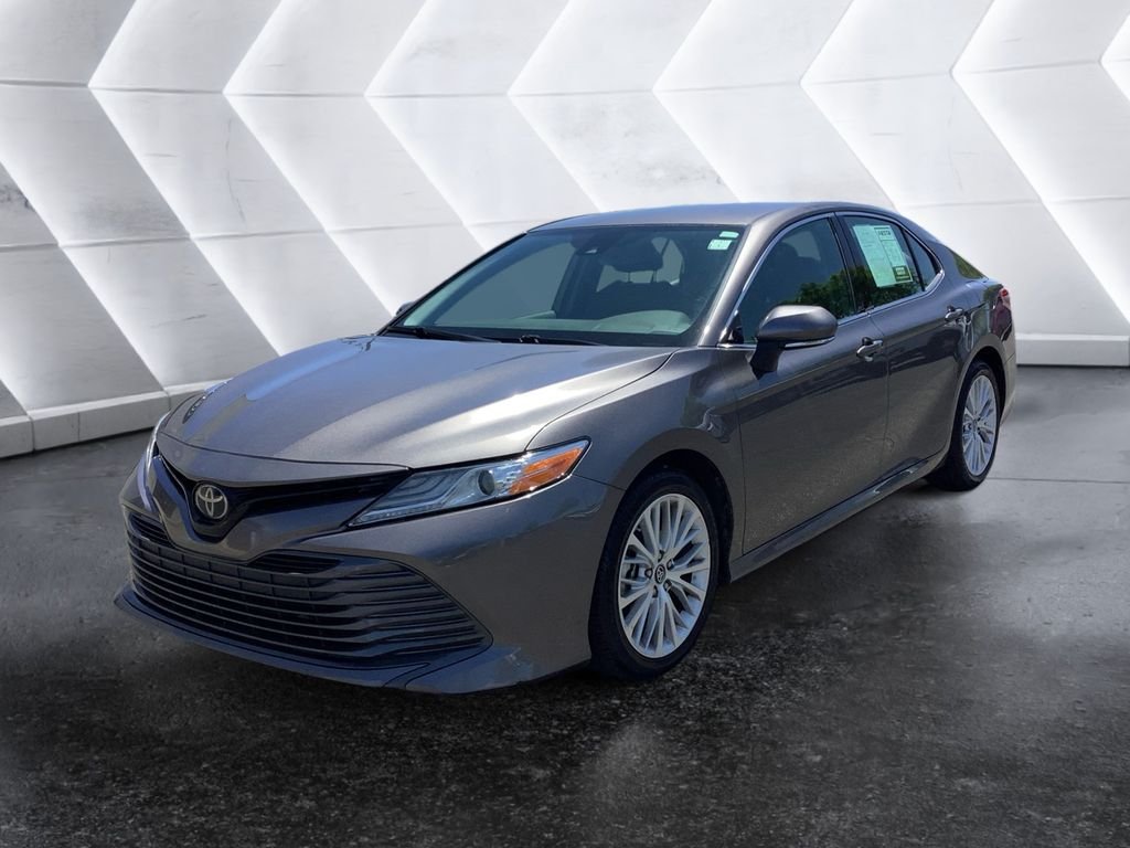 Used 2019 Gray Toyota XLE image 3