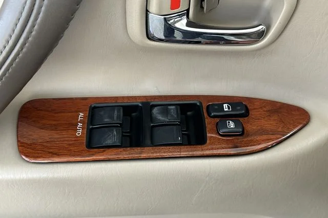 Used 1998  Lexus 470 image 13