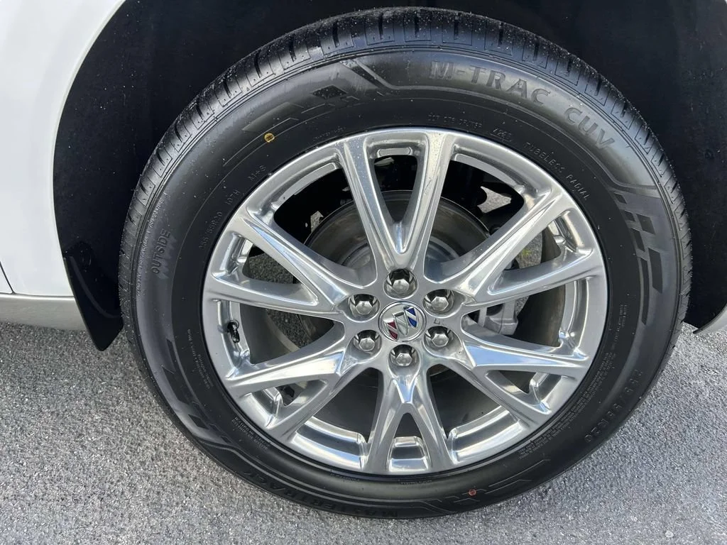 Used 2023 White Frost Tricoat Buick Premium image 10
