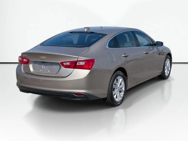 Used 2024 Gray Chevrolet LT image 7