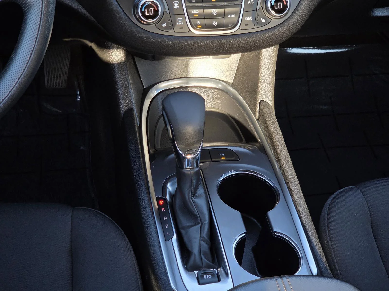 Used 2025 Summit White Chevrolet LT image 14