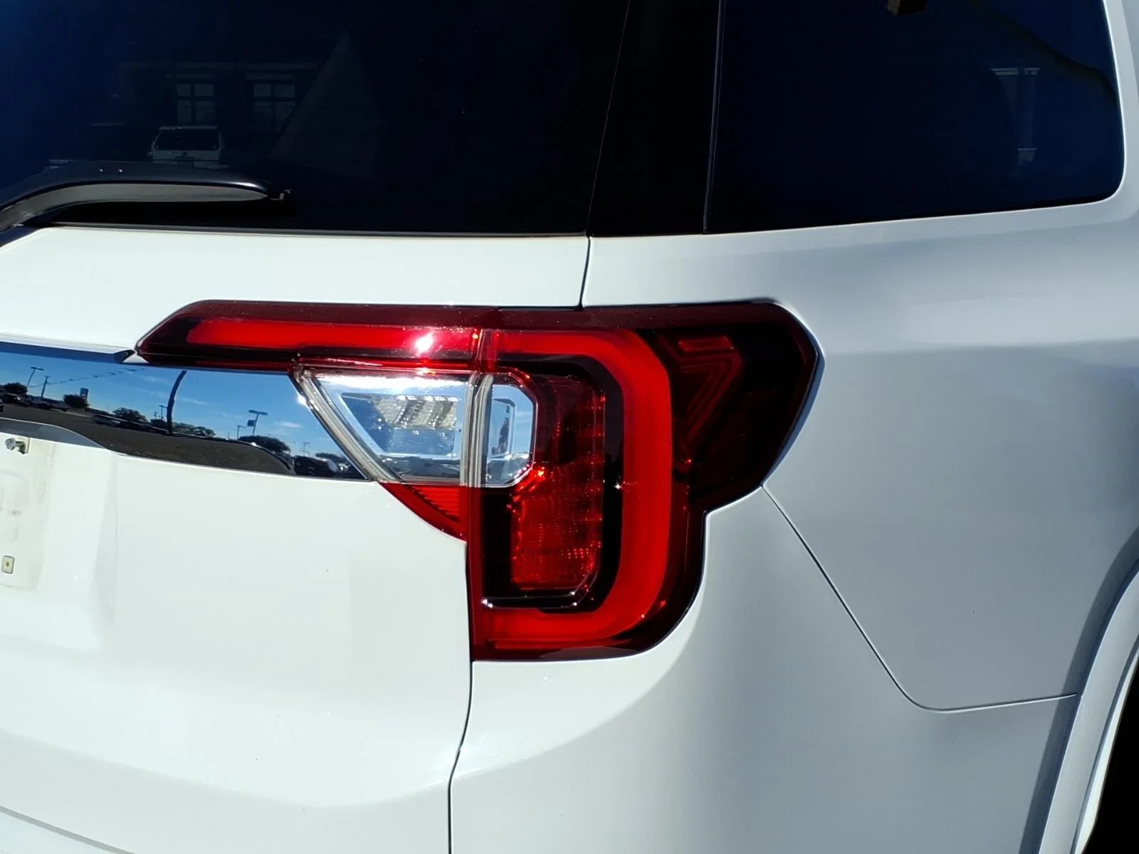 Used 2023 Summit White GMC Denali image 19