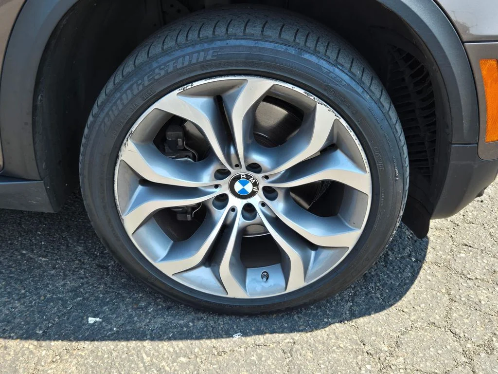 Used 2013 Bronze Metallic BMW xDrive50i image 9