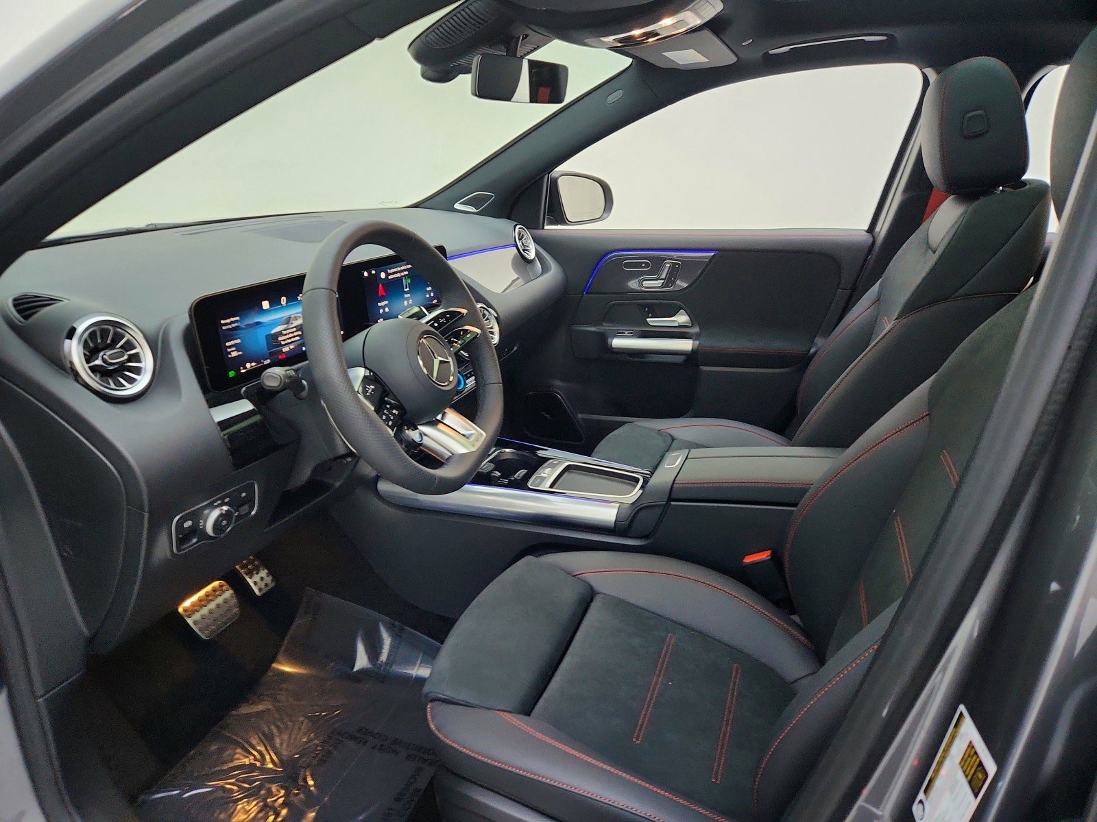 New 2026 Mountain Grey Metallic Mercedes-Benz AMG® GLA 35 4MATIC SUV image 24