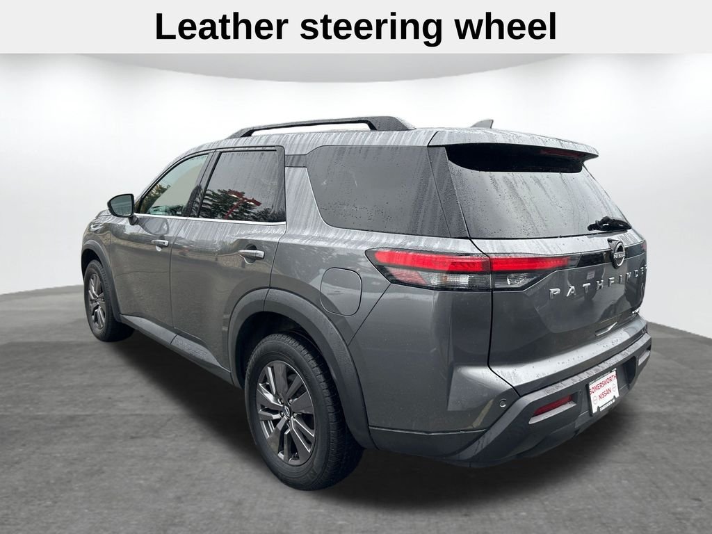 Used 2022 Gray Nissan SV image 8