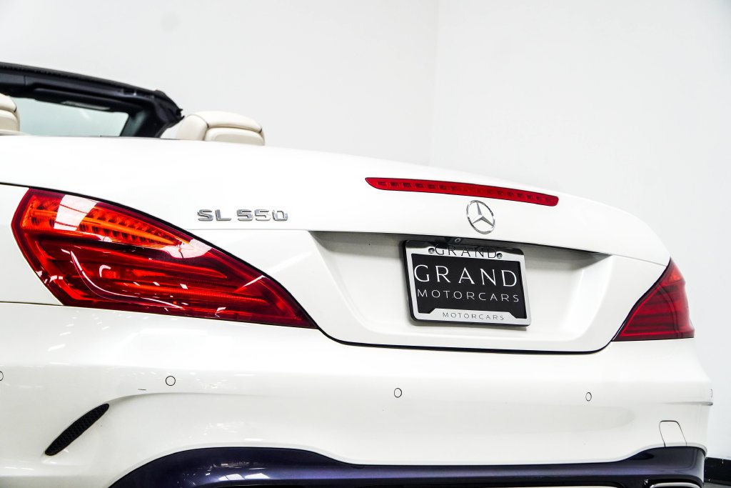Used 2019 White Mercedes-Benz SL 550 image 19