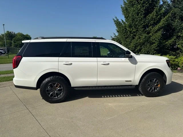 New 2026 Star White Metallic Tri-Coat Ford Tremor® image 4