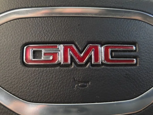 Used 2022 White GMC SLT image 31