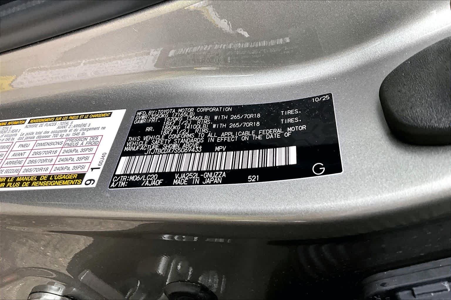 Used 2025 Atomic Silver/Black Roof Lexus Overtrail+ image 35