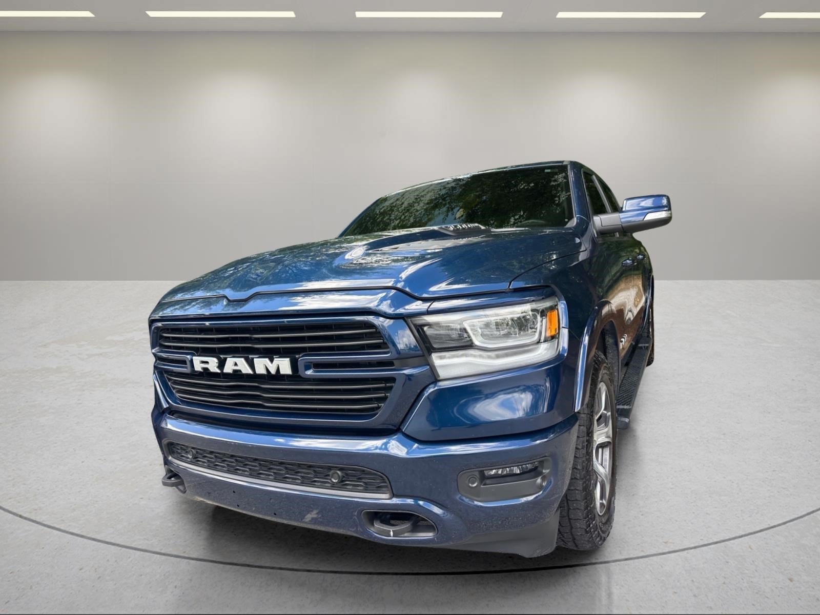 Used 2022 Patriot Blue Pearlcoat Ram Laramie image 5