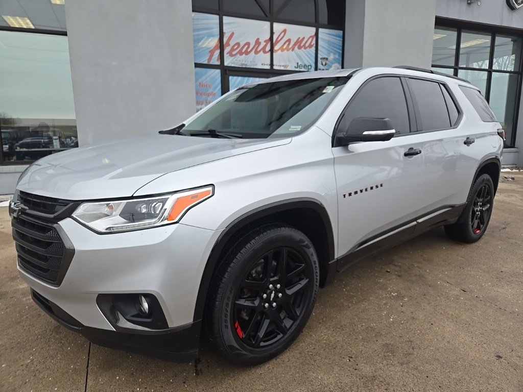 Used 2021 Chevrolet Traverse Premier with VIN 1GNERKKW7MJ196454 for sale in Kansas City