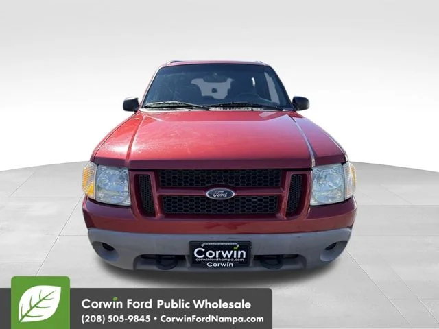 Used 2002 Red Ford Base image 2