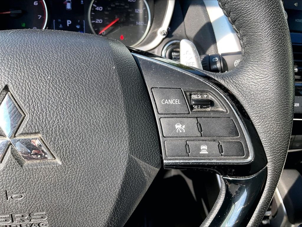 Used 2025 White Mitsubishi SE image 23