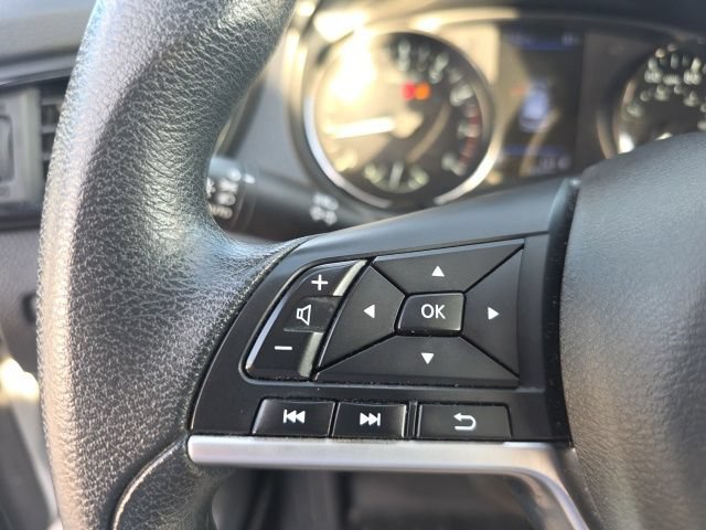 Used 2020 Brilliant Silver Metallic Nissan S image 18
