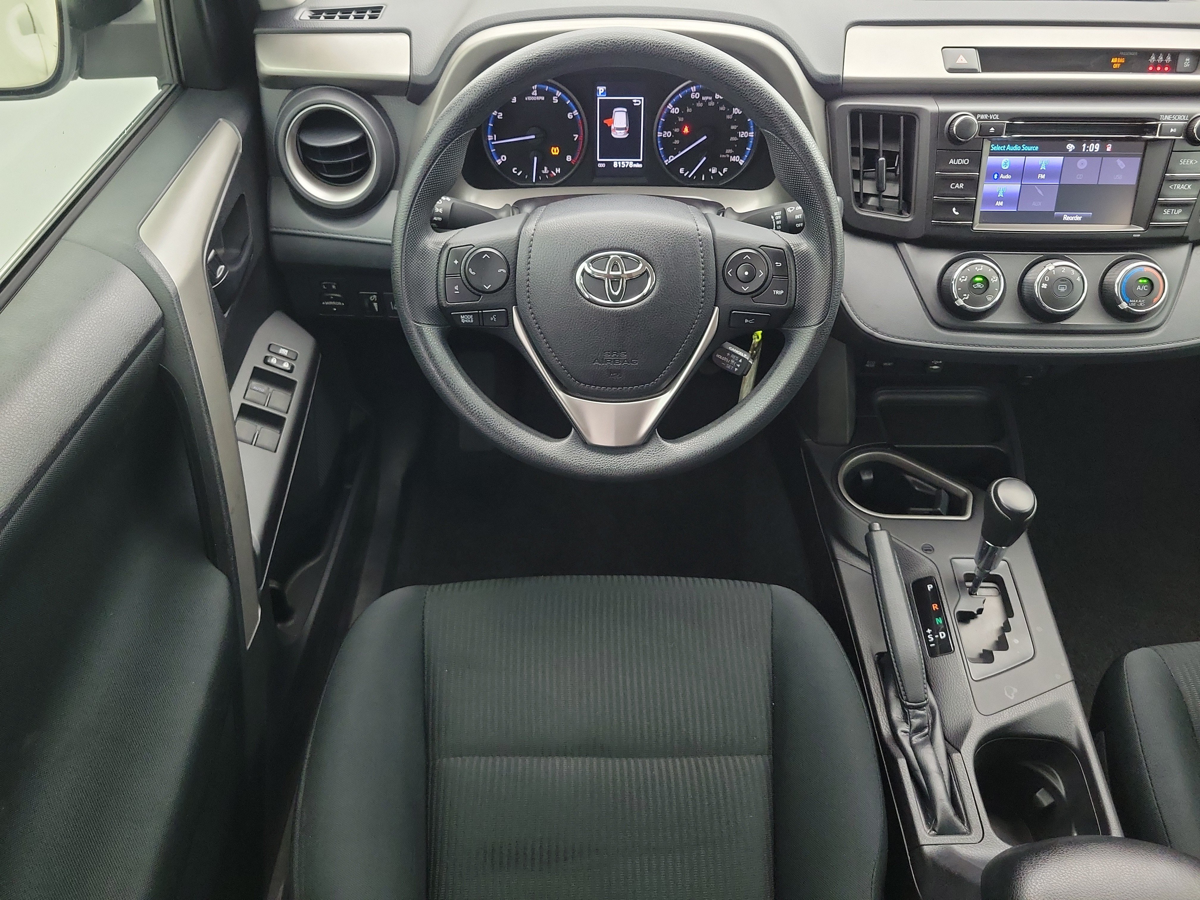 Used 2018 Super White Toyota LE image 17